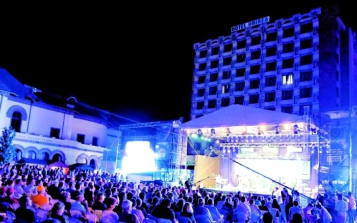 Festival în Piața Unirii din Focșani, seară de concert